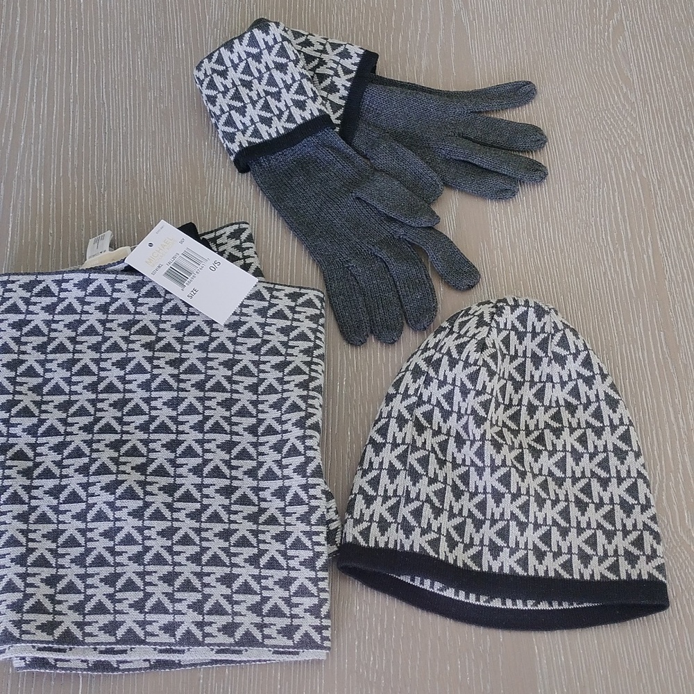 Michael Kors scarf,hat,and gloves set